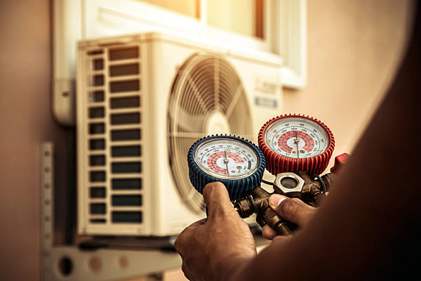 Professional Hvac Maintenance technician working in Timnath, CO